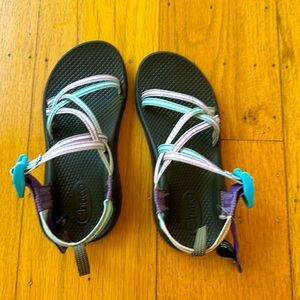 NWOT Chaco Sandals (big kids sz 3)